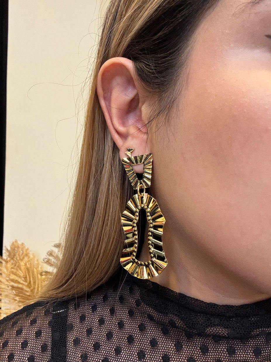 macaw-img:https://cdn.shopify.com/s/files/1/0995/8712/9643/files/Earring_026.jpg?v=1777004277