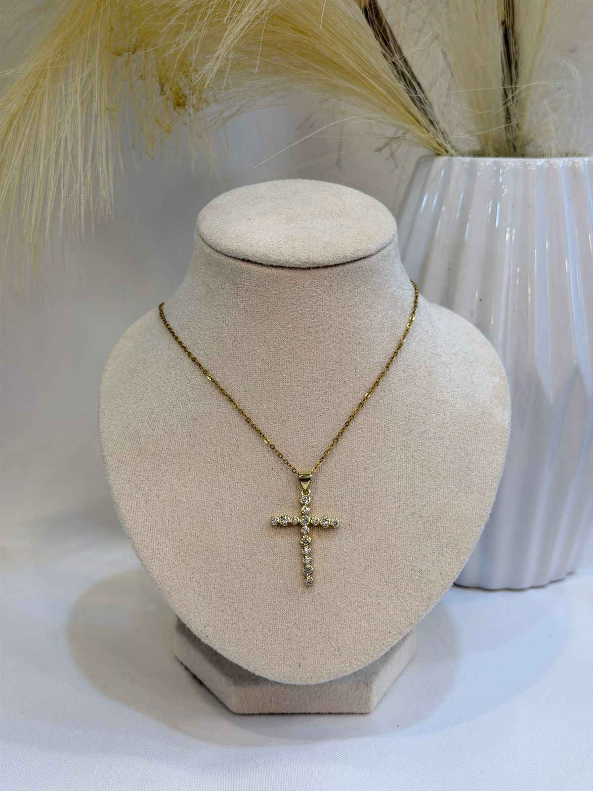 Collar cruz brillante